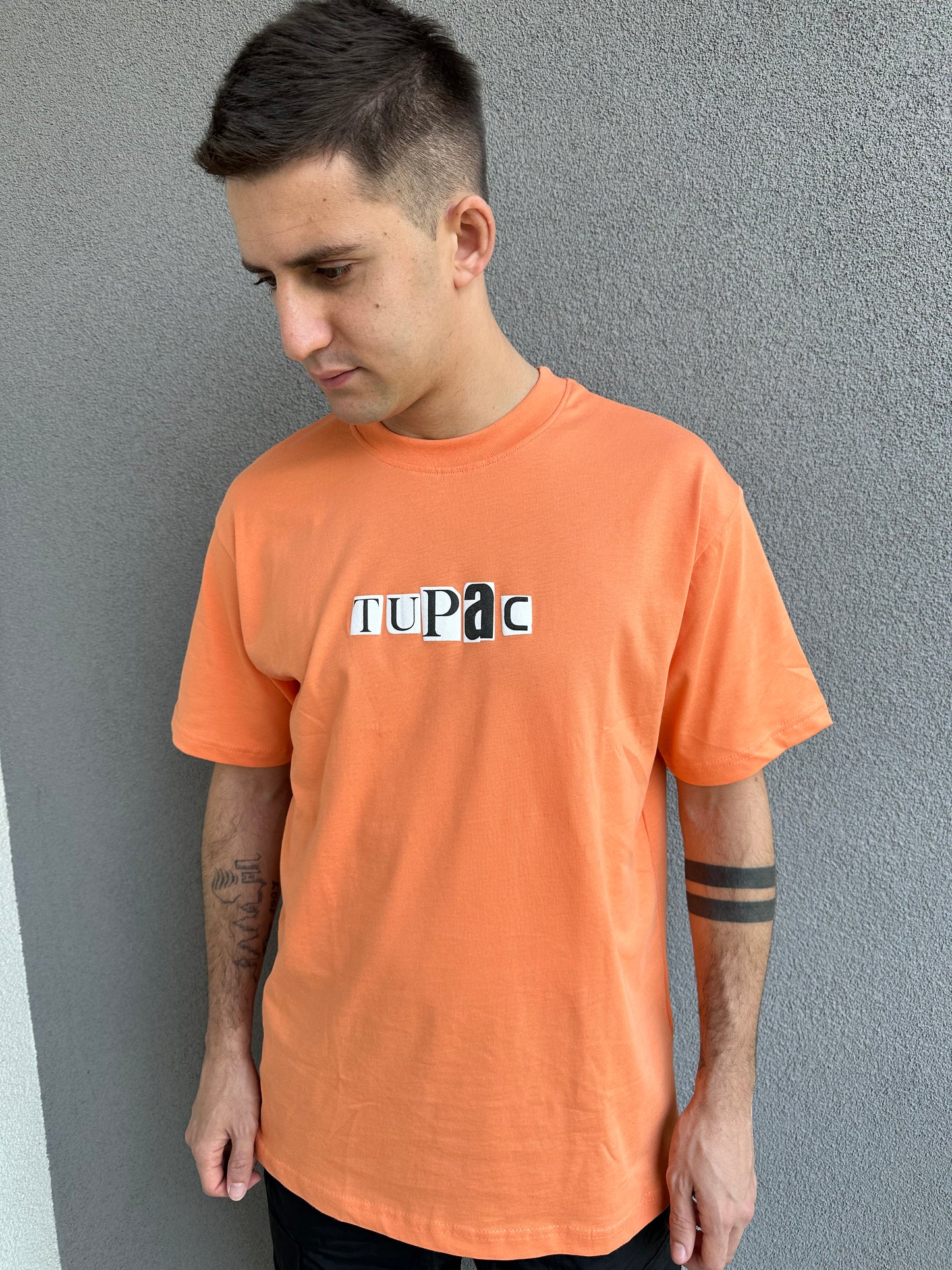 T-shirt Tupac arancione